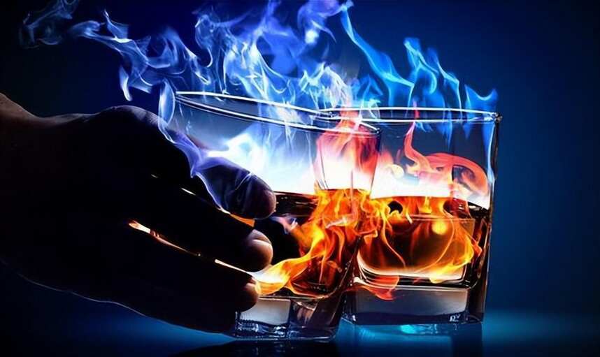 一招辨别纯粮酒和酒精勾兑酒,收藏再也不被坑