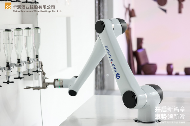 华润系白酒首次集体亮相 展位时尚互动流光炫彩